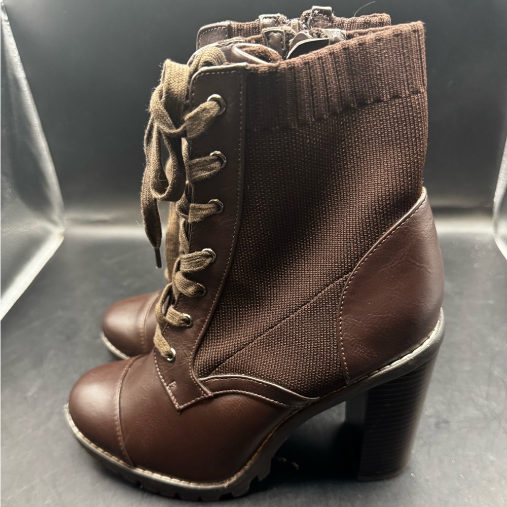 BCBGeneration Women's Brown Pilas Lug Sole Bootie Shoes Size 8.5 Heel 3.8 Zip Up
